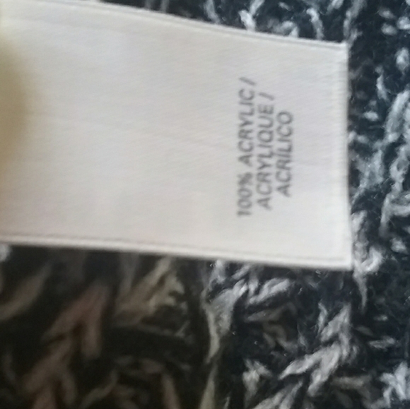 Victoria's Secret Static Oreo Scarf - Picture 5 of 8